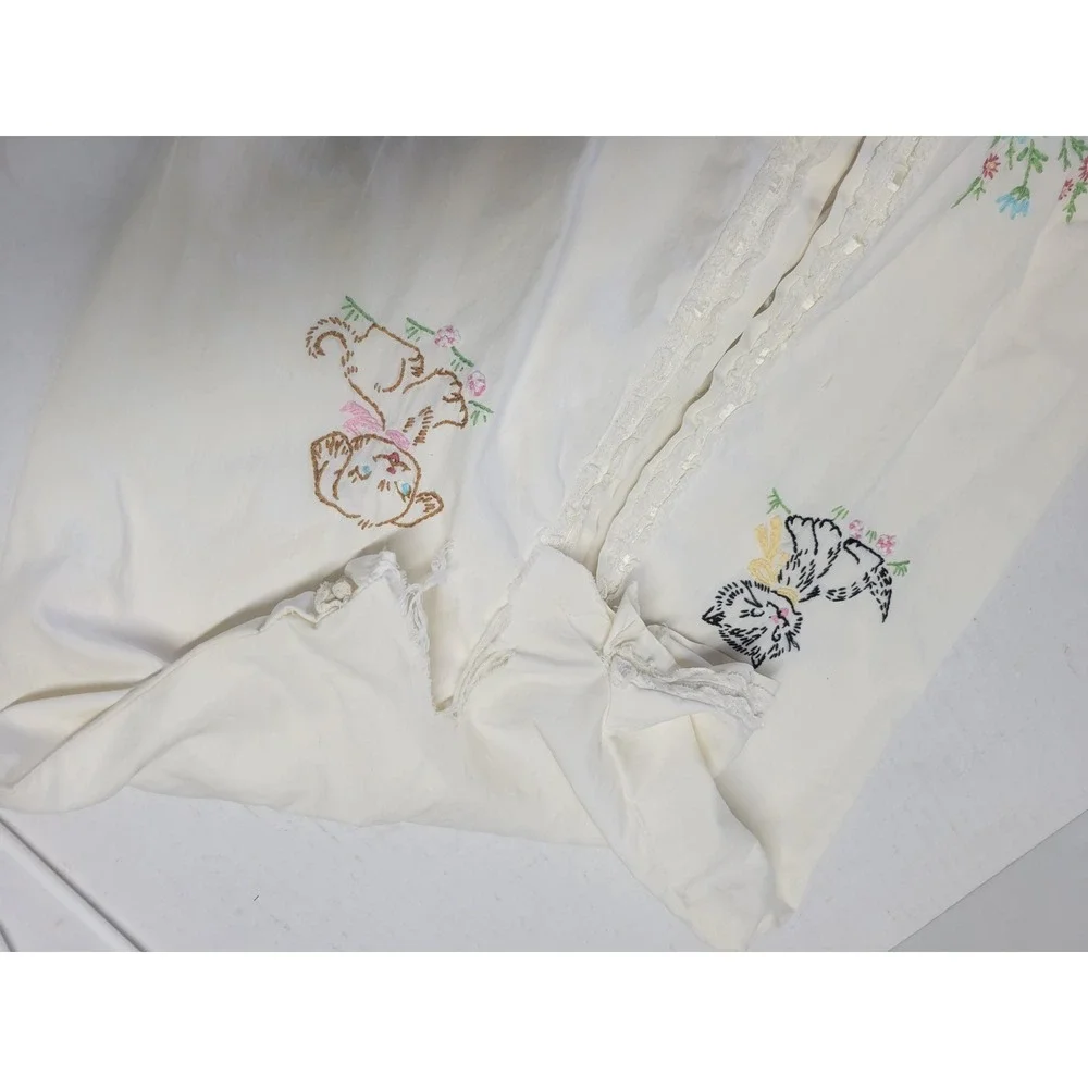 Vtg 70s Embroidered hanging diaper holder Puppy Kitten Floral